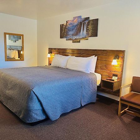 Red Bear Inn Енис Екстериор снимка