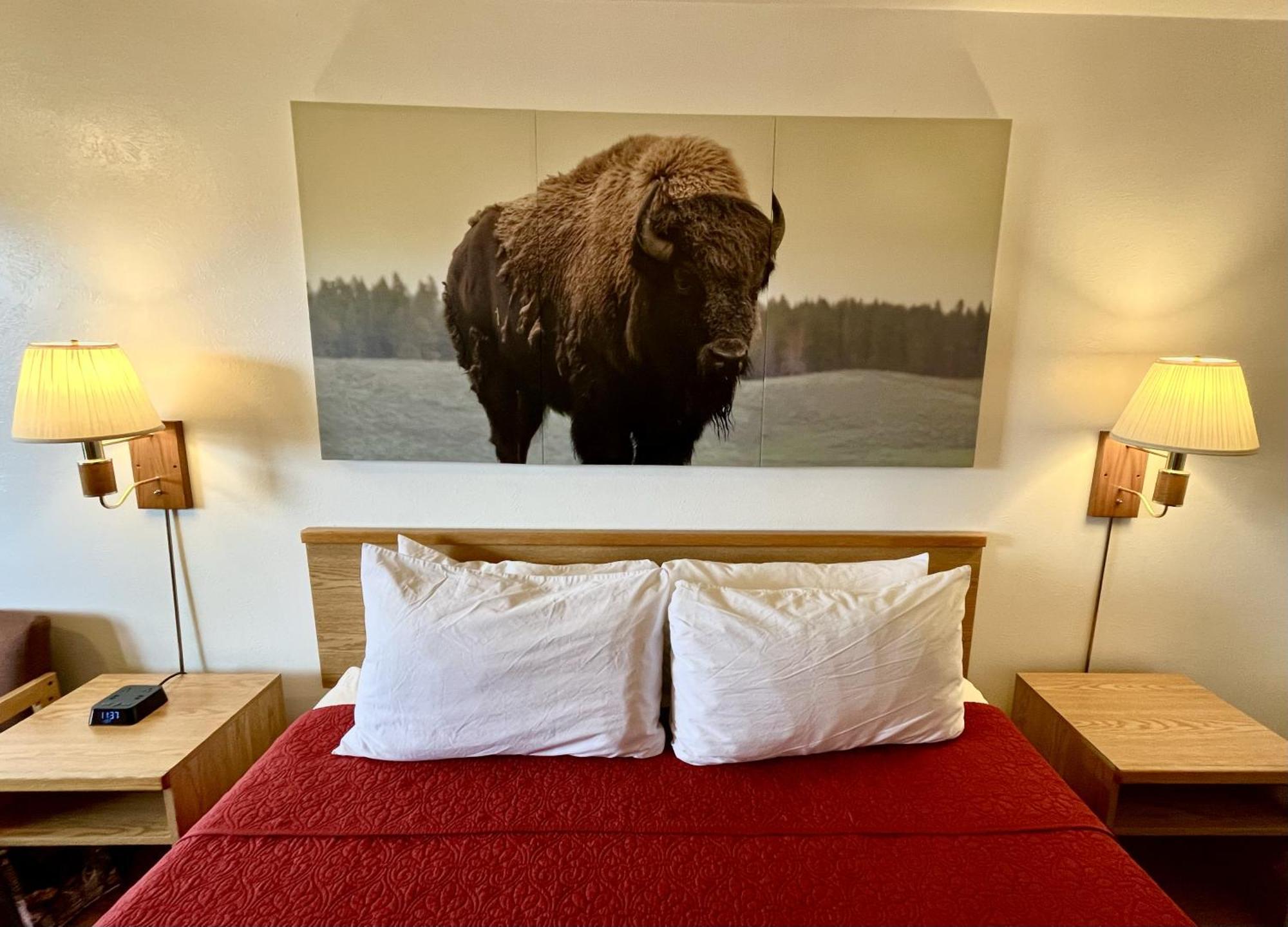 Red Bear Inn Енис Екстериор снимка