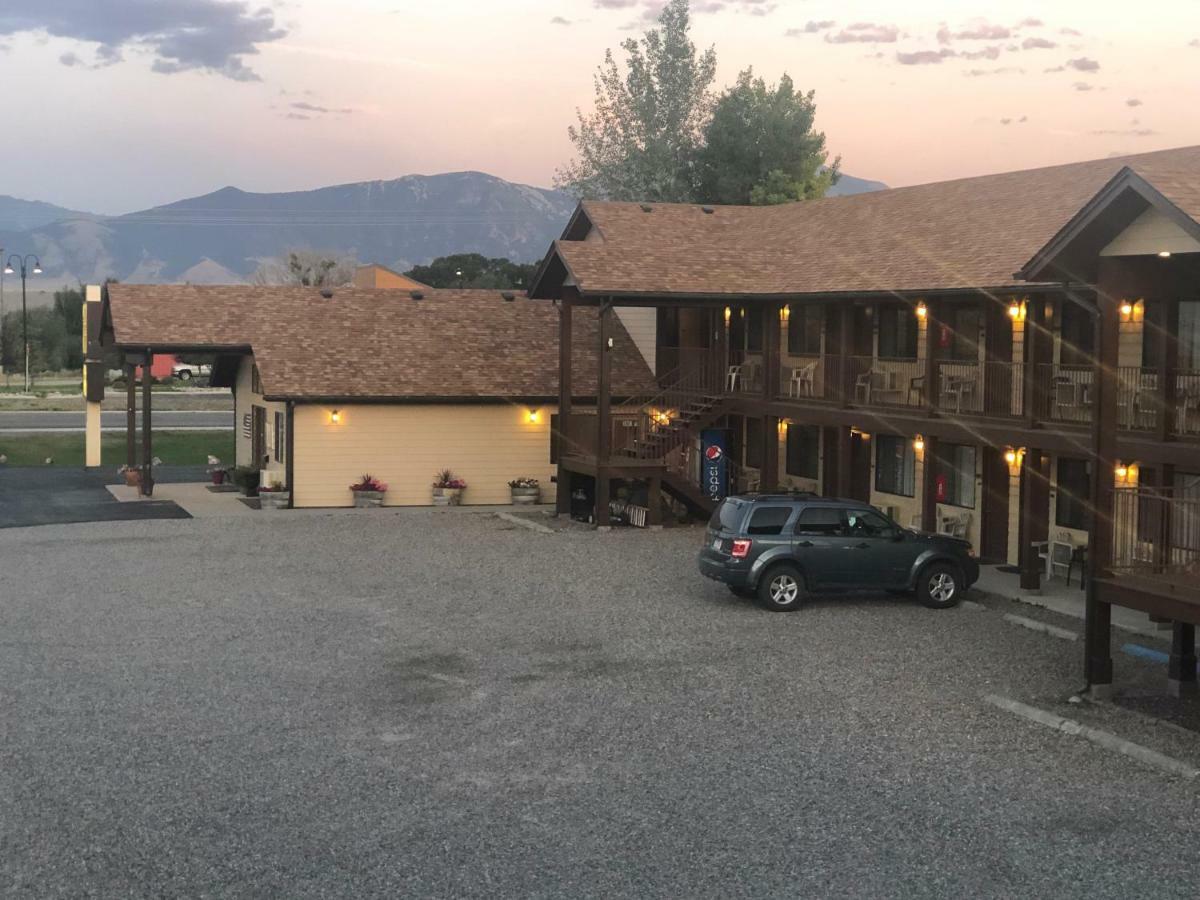 Red Bear Inn Енис Екстериор снимка